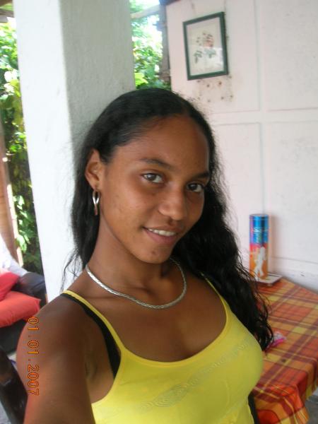 gladys regardez moi ce bo sourir tro bell